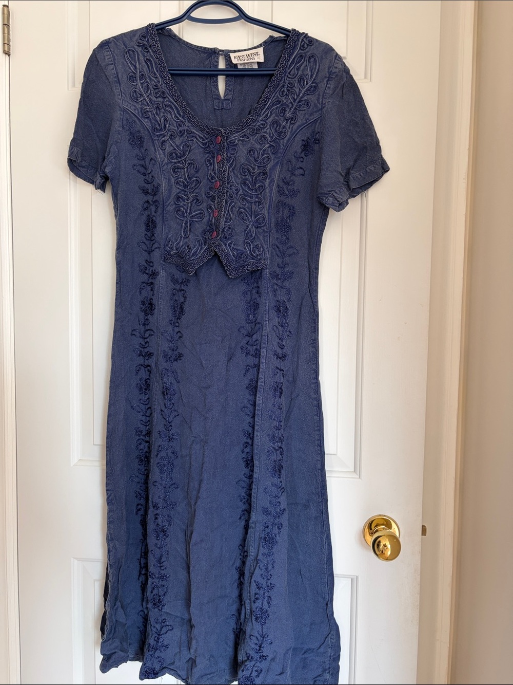 Embroidery light & long dress